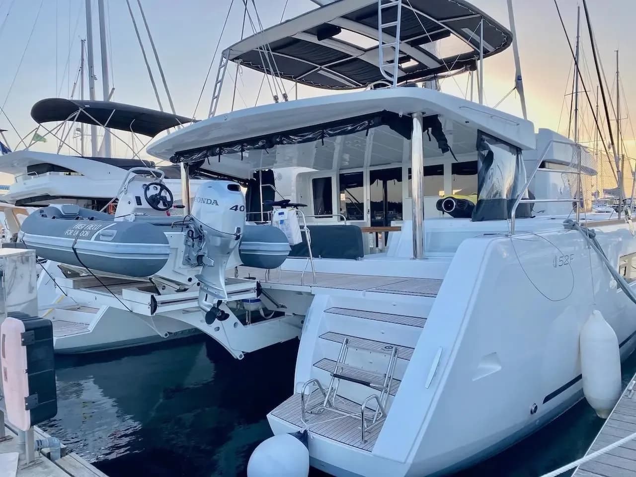 Lagoon 52F (2019)