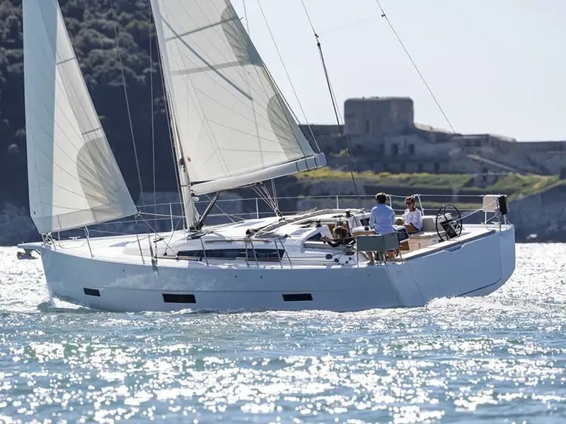 Dufour 430 (2020)